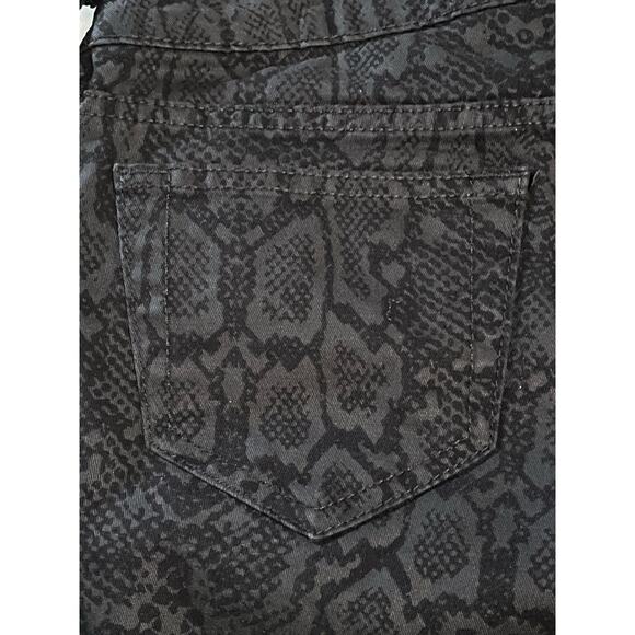 City Streets Black Python Snake Print Capri Pant Small - Picture 5 of 12